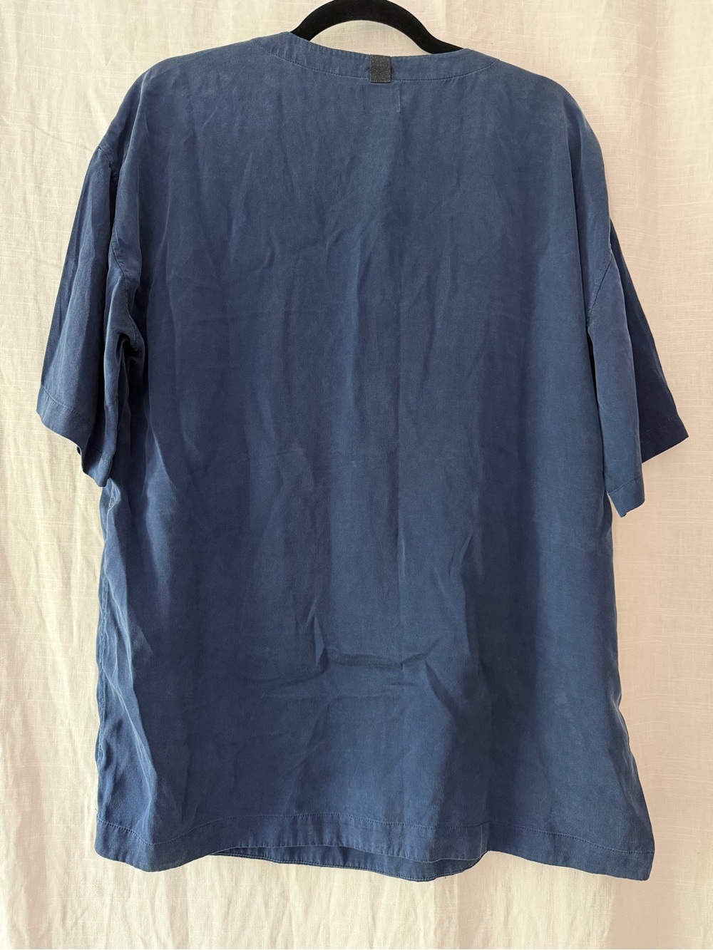 Lahgo Washable Silk Henley Sleep Shirt Mens Medium Navy Blue 100% Silk Top Lunya - Picture 5 of 5